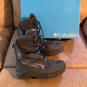 Size 4 boys Youth Columbia Bugaboot